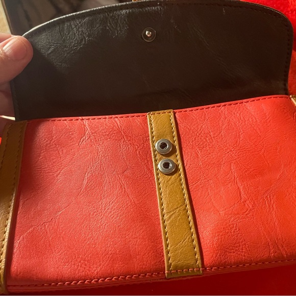 Ladies volcom Wallet - Picture 7 of 8